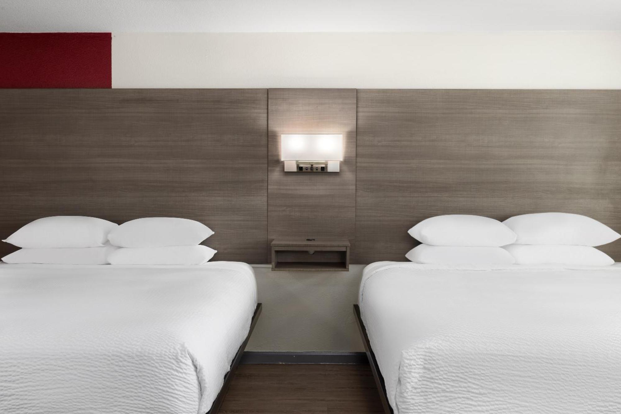 Ramada By Wyndham Medford Airport North Μοτέλ Εξωτερικό φωτογραφία