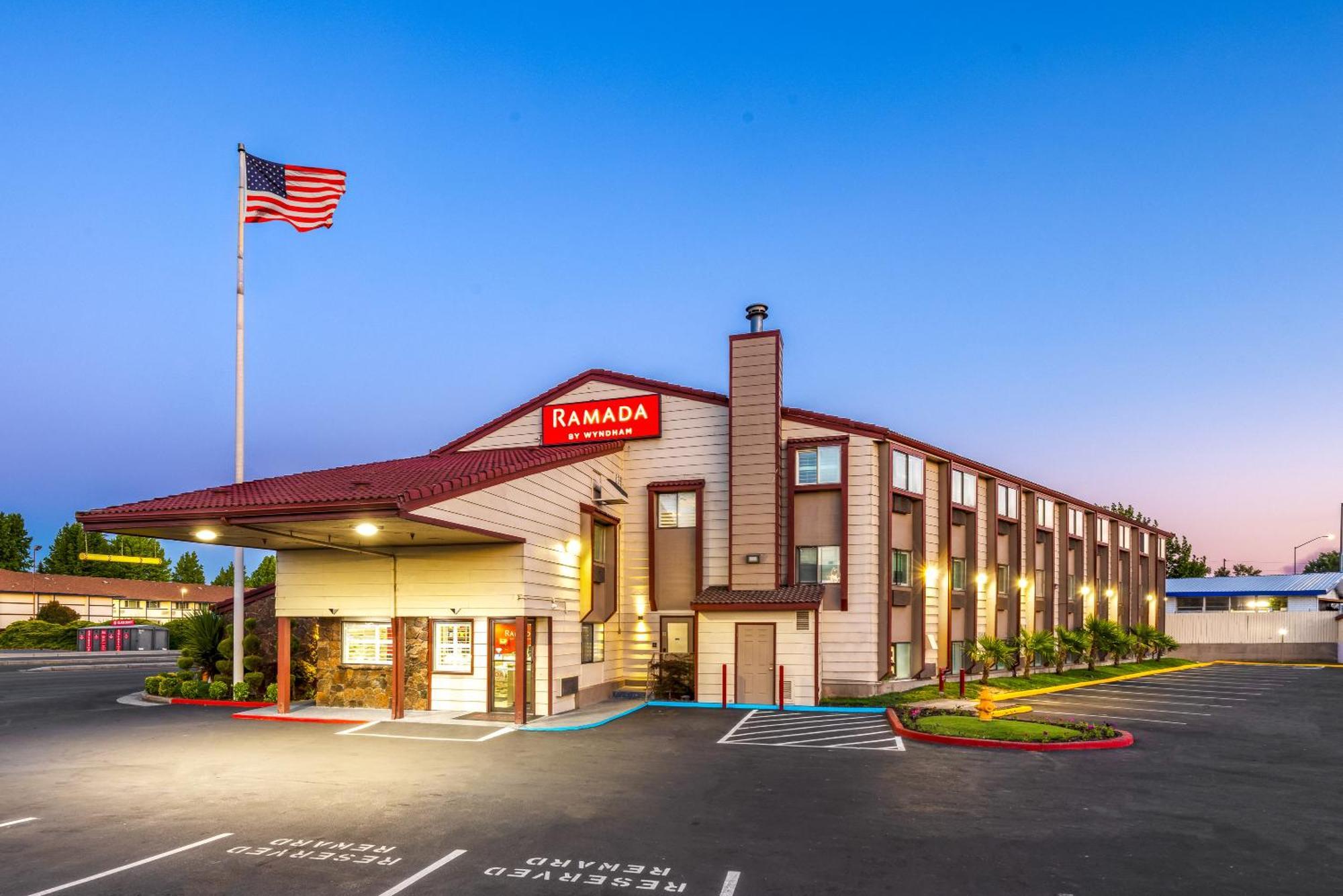 Ramada By Wyndham Medford Airport North Μοτέλ Εξωτερικό φωτογραφία