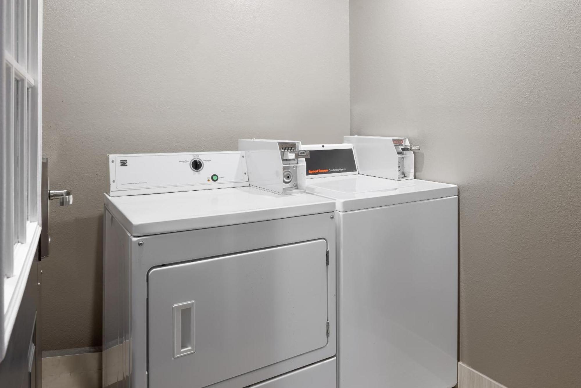 Ramada By Wyndham Medford Airport North Μοτέλ Εξωτερικό φωτογραφία