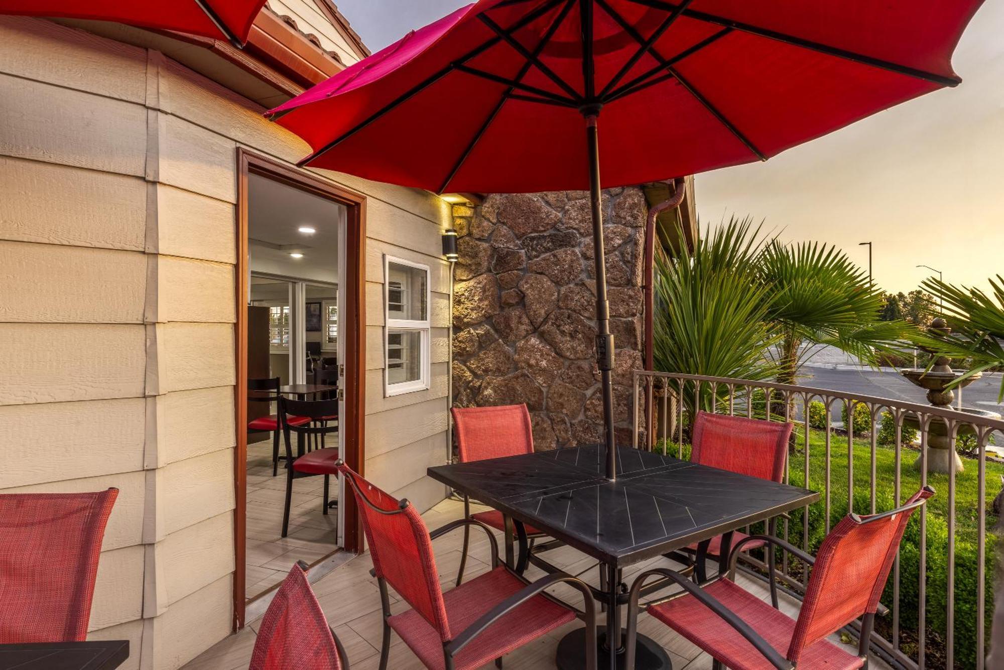 Ramada By Wyndham Medford Airport North Μοτέλ Εξωτερικό φωτογραφία