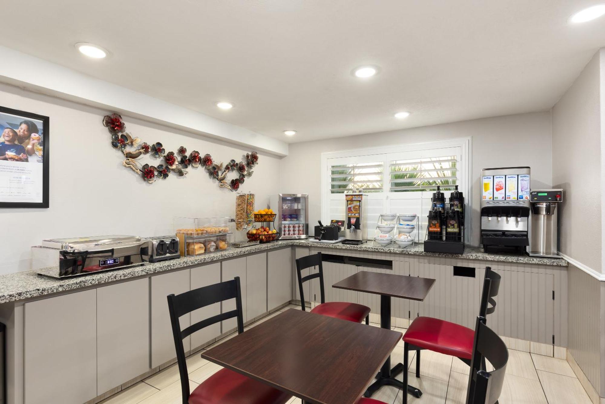 Ramada By Wyndham Medford Airport North Μοτέλ Εξωτερικό φωτογραφία