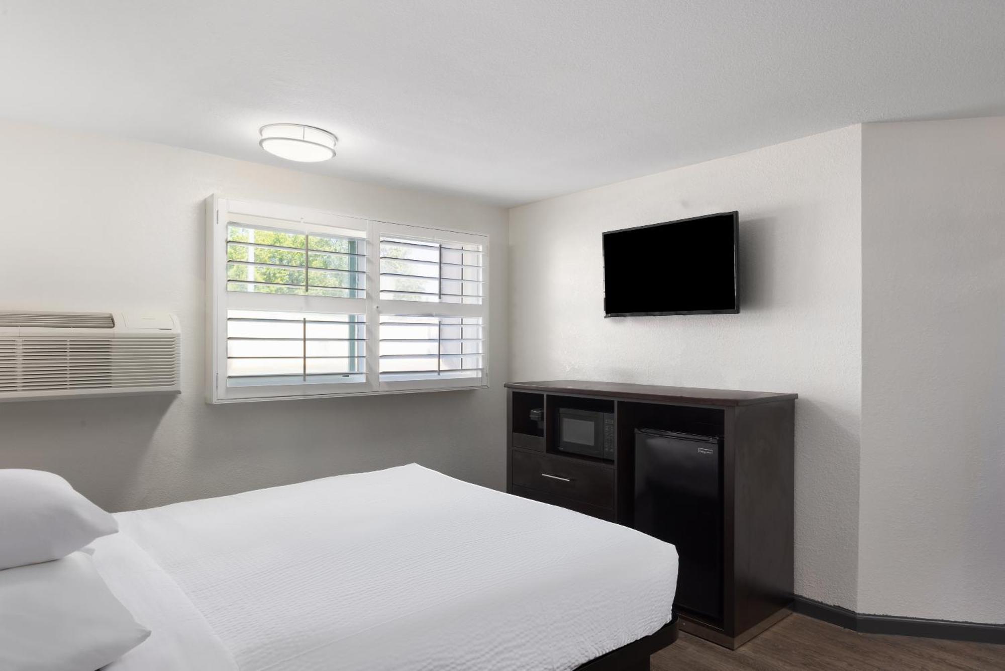 Ramada By Wyndham Medford Airport North Μοτέλ Εξωτερικό φωτογραφία