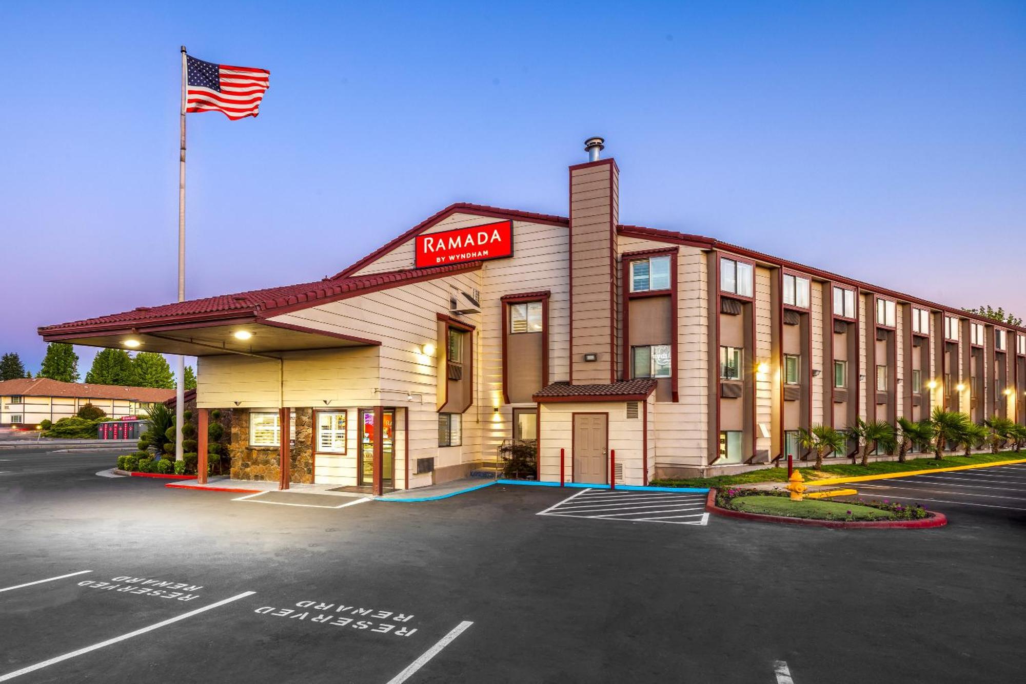 Ramada By Wyndham Medford Airport North Μοτέλ Εξωτερικό φωτογραφία