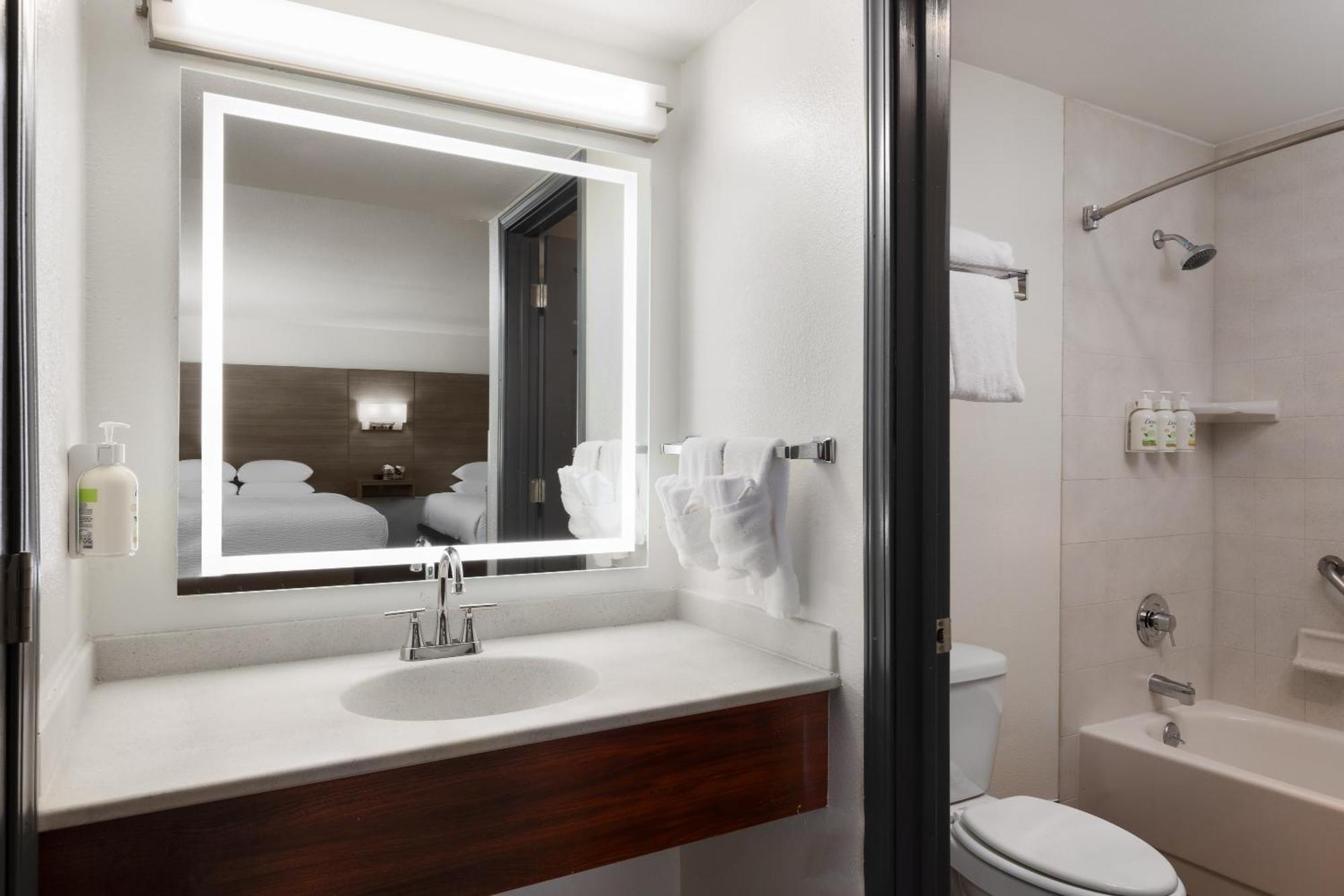 Ramada By Wyndham Medford Airport North Μοτέλ Εξωτερικό φωτογραφία