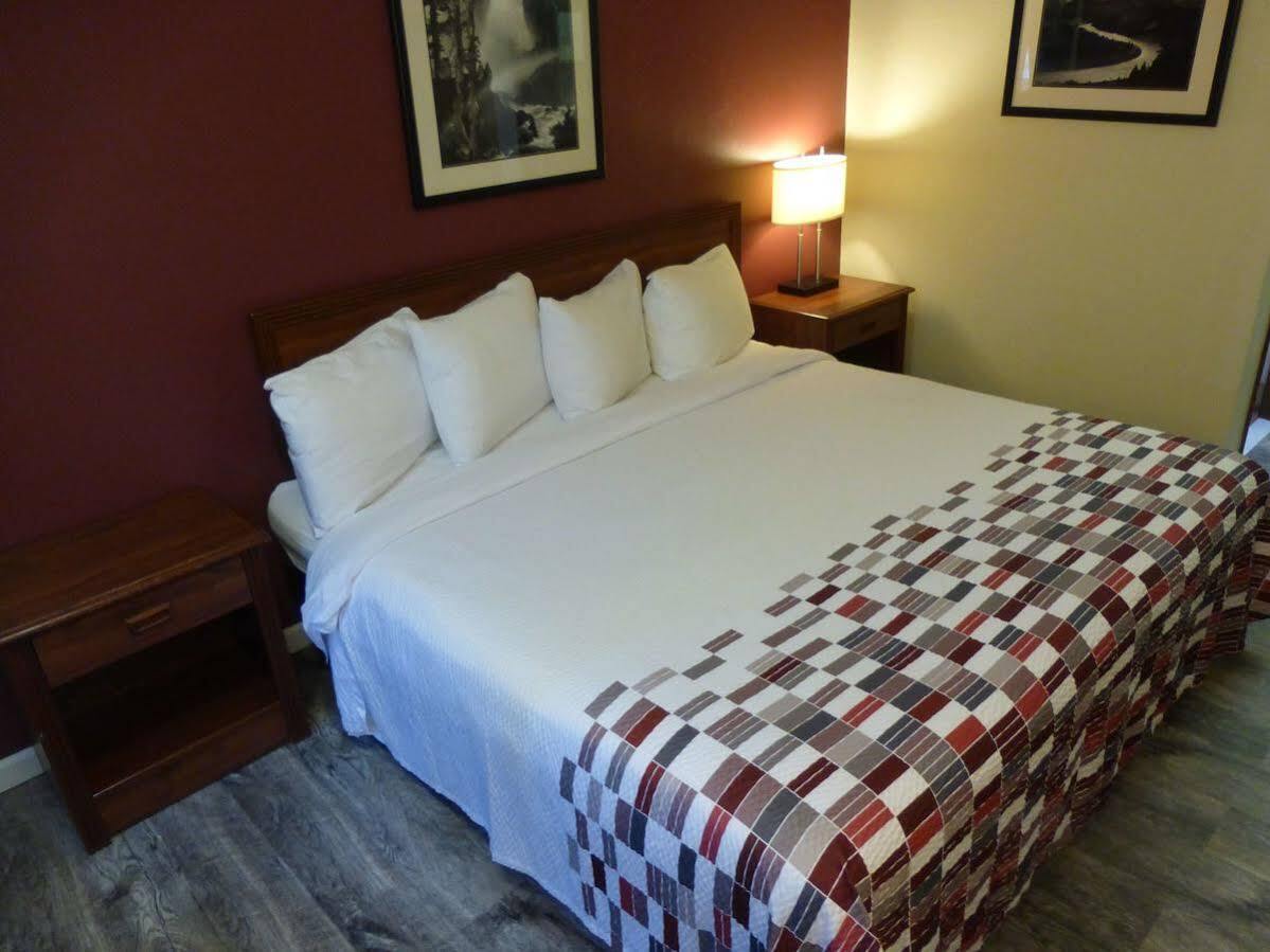 Ramada By Wyndham Medford Airport North Μοτέλ Εξωτερικό φωτογραφία